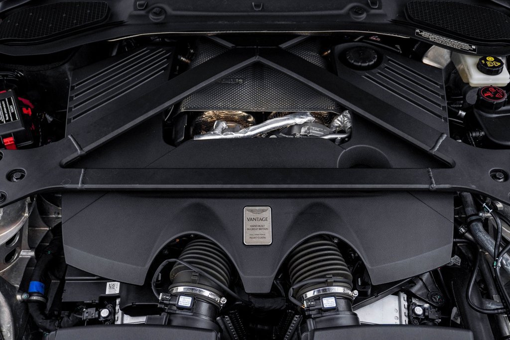 Used 2026 Aston Martin V8 Vantage Coupe RWD image 35