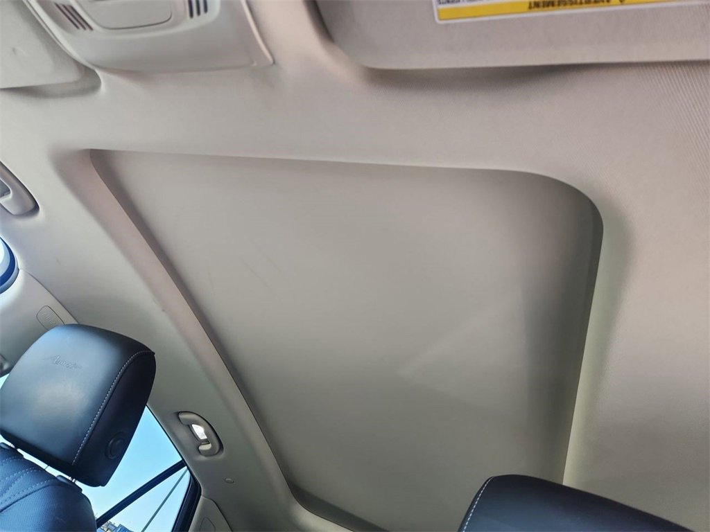 Used 2022 Buick Envision Avenir w/ Premium Seat Package image 19