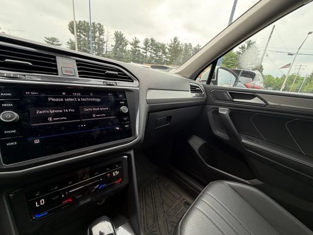 Used 2023 Volkswagen Tiguan SE AWD/4WD image 25
