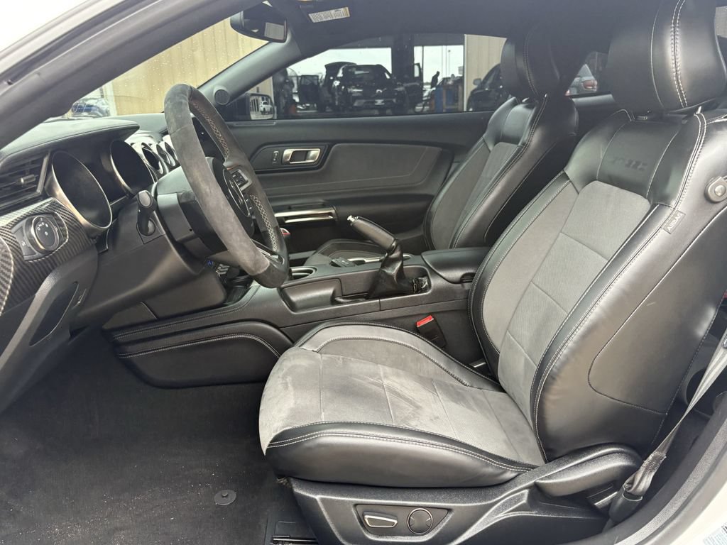 Used 2019 Ford Mustang Shelby GT350 w/ Technology Package RWD image 11