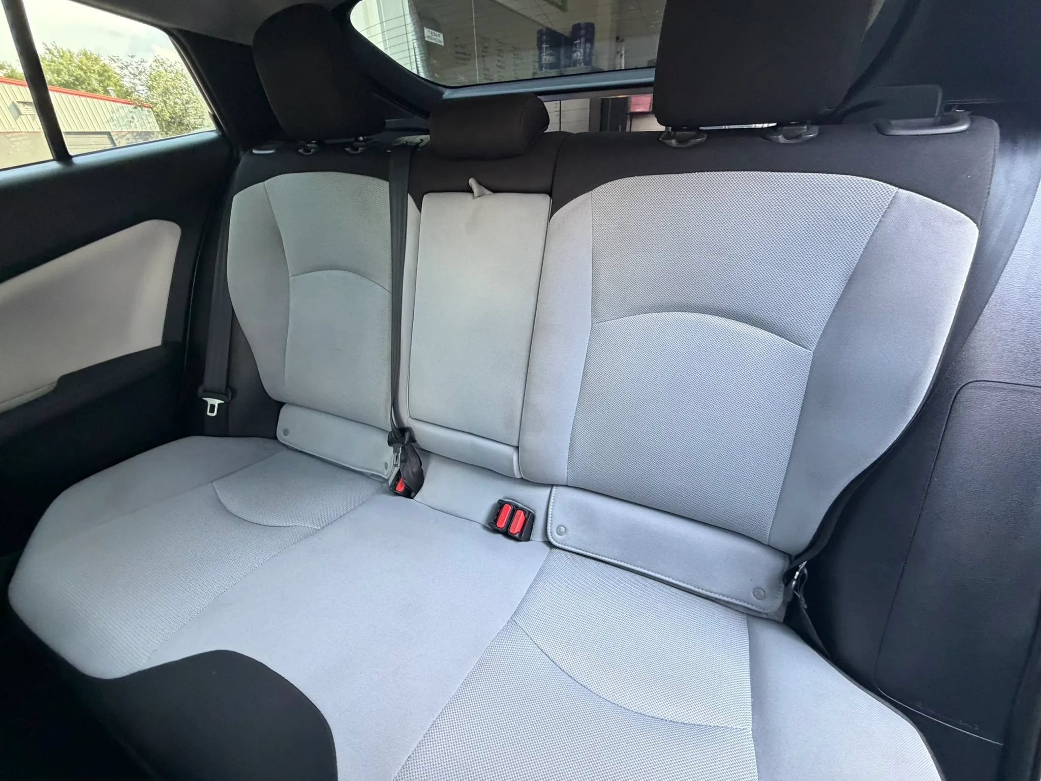 Used 2021 Toyota Prius L Eco FWD image 17