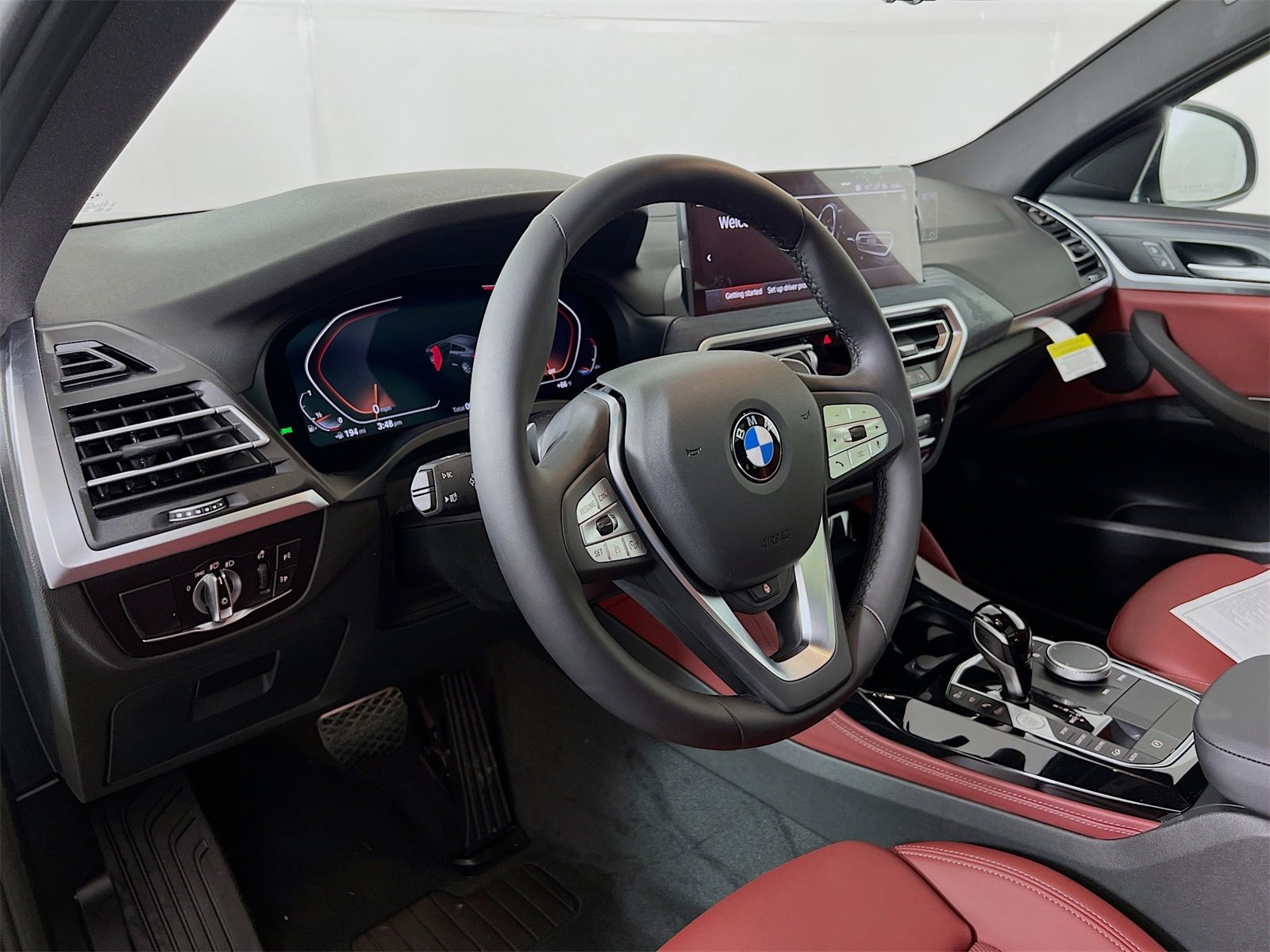 New 2025 BMW X4 xDrive30i w/ Convenience Package image 9