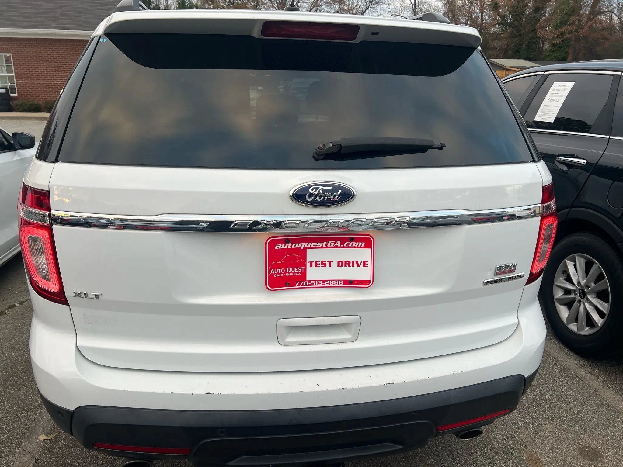 Used 2015 Ford Explorer XLT FWD image 5