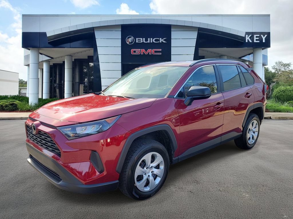 Used 2020 Toyota RAV4 LE FWD image 2