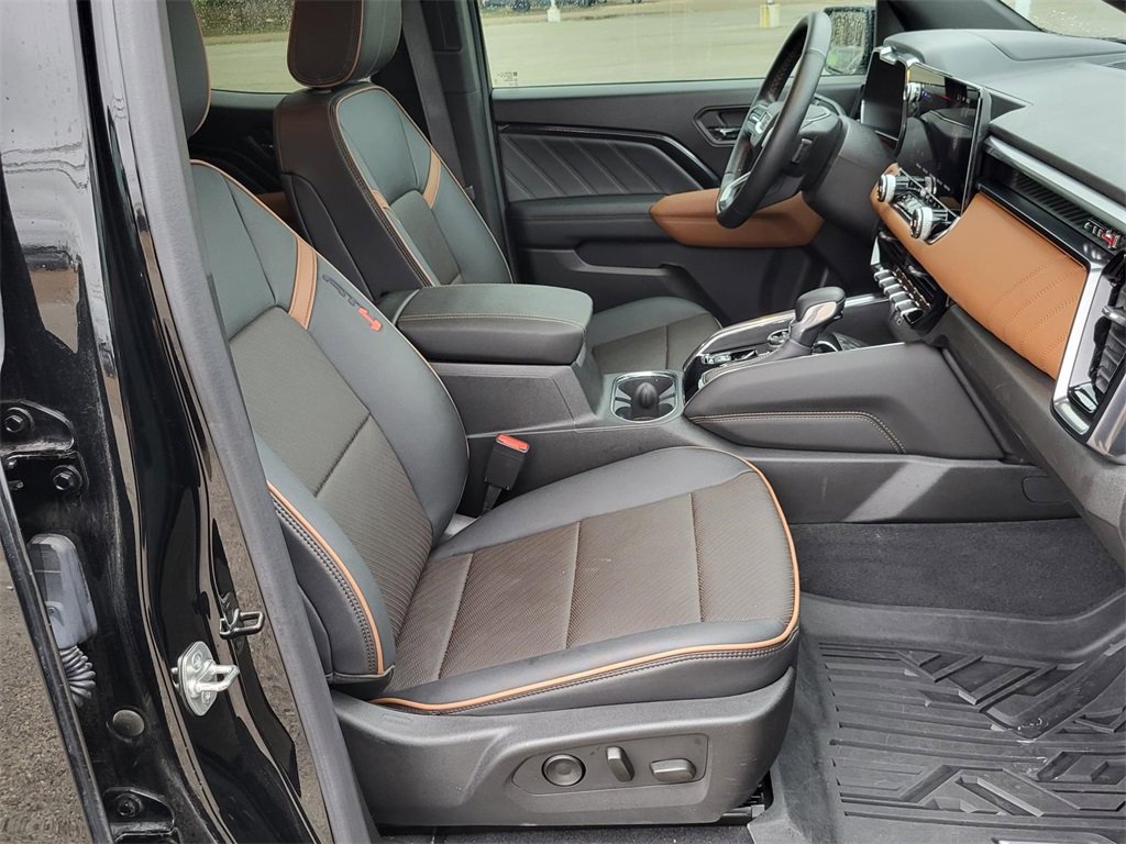 Used 2024 GMC Canyon AT4 w/ AT4 Premium Package image 10