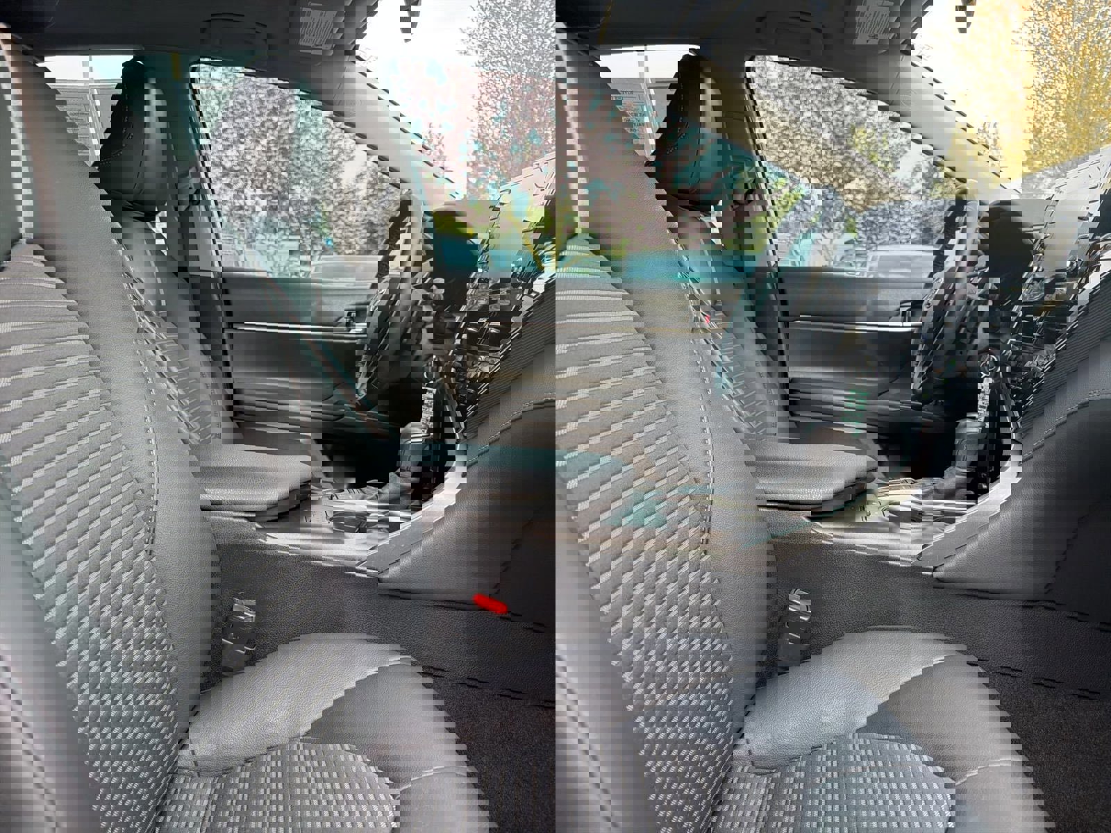 Used 2022 Toyota Camry SE w/ Cold Weather Package AWD/4WD image 16