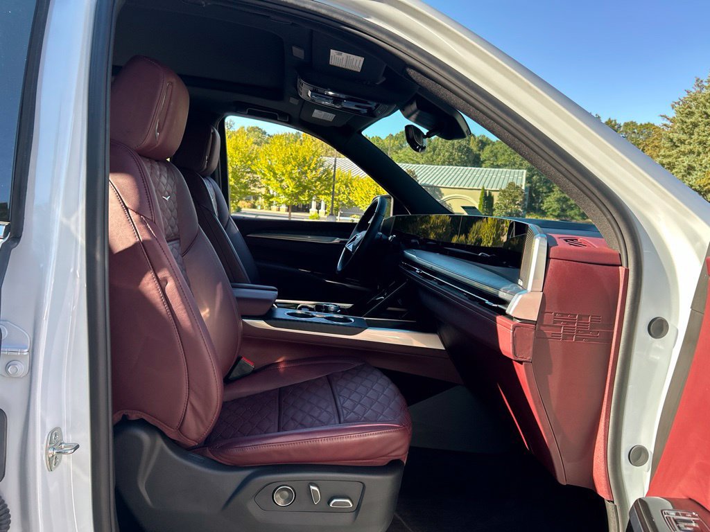 Used 2026 Cadillac Escalade Luxury w/ Touring Package AWD/4WD image 55