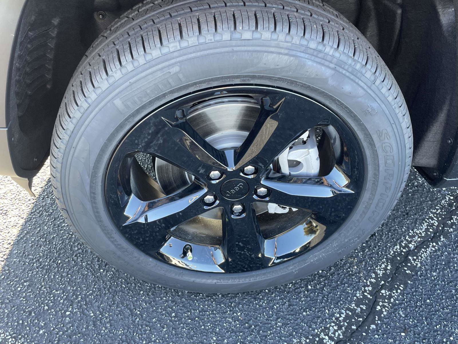 New 2025 Jeep Grand Cherokee L Limited image 21