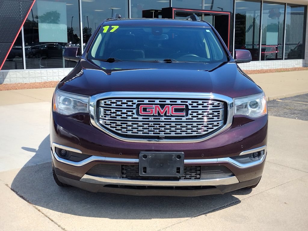 Used 2017 GMC Acadia Denali w/ Technology Package AWD/4WD image 2