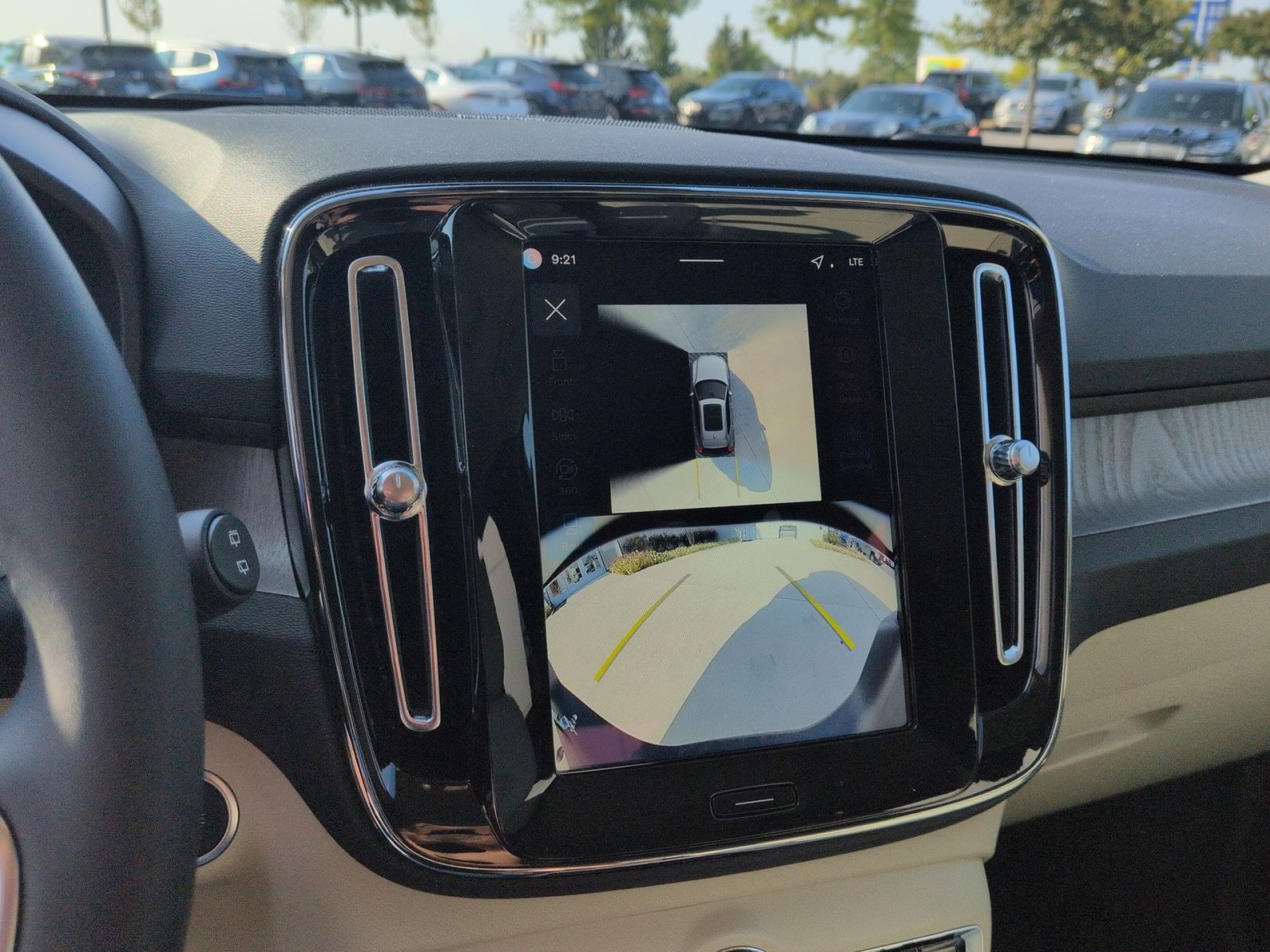 New 2026 Volvo XC40 B5 Ultra w/ Protection Package Premier image 19