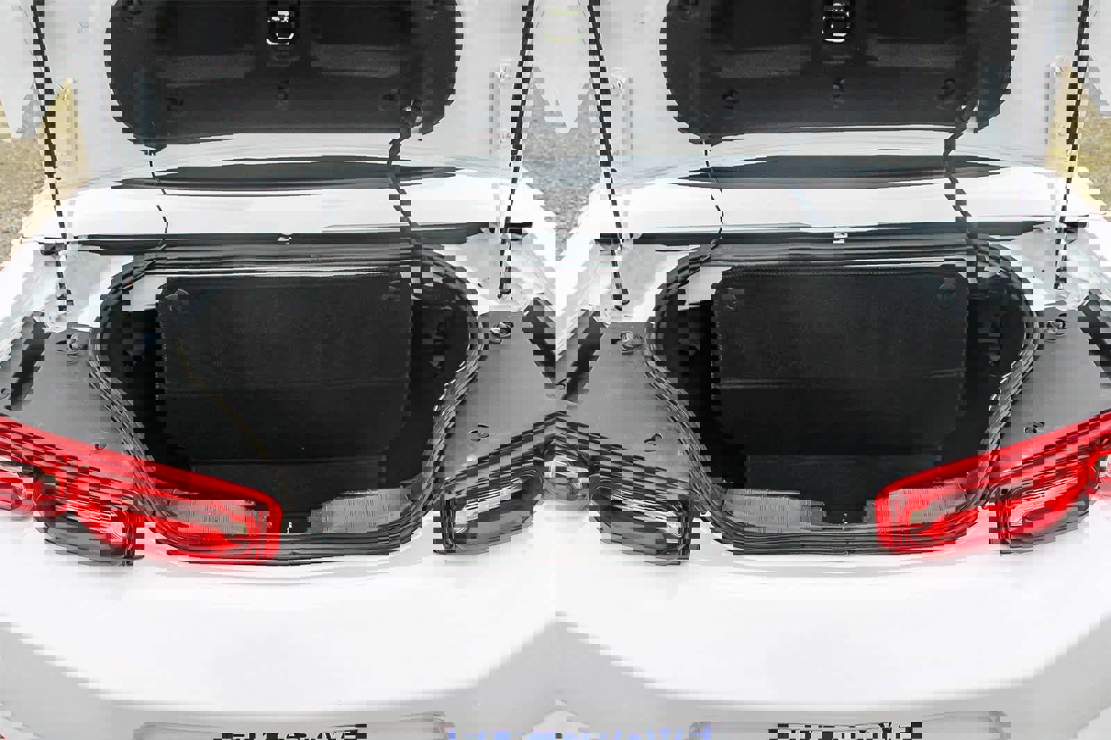 Used 2019 Chevrolet Camaro LT image 31