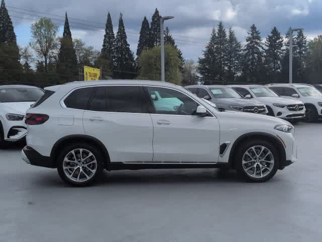 Used 2026 BMW X5 xDrive40i AWD/4WD image 9