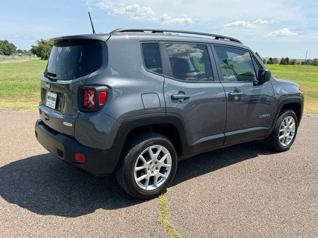 Certified 2022 Jeep Renegade Latitude w/ Convenience Group AWD/4WD image 6