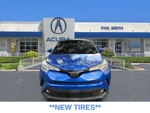 Used 2019 Toyota C-HR Limited FWD image 2