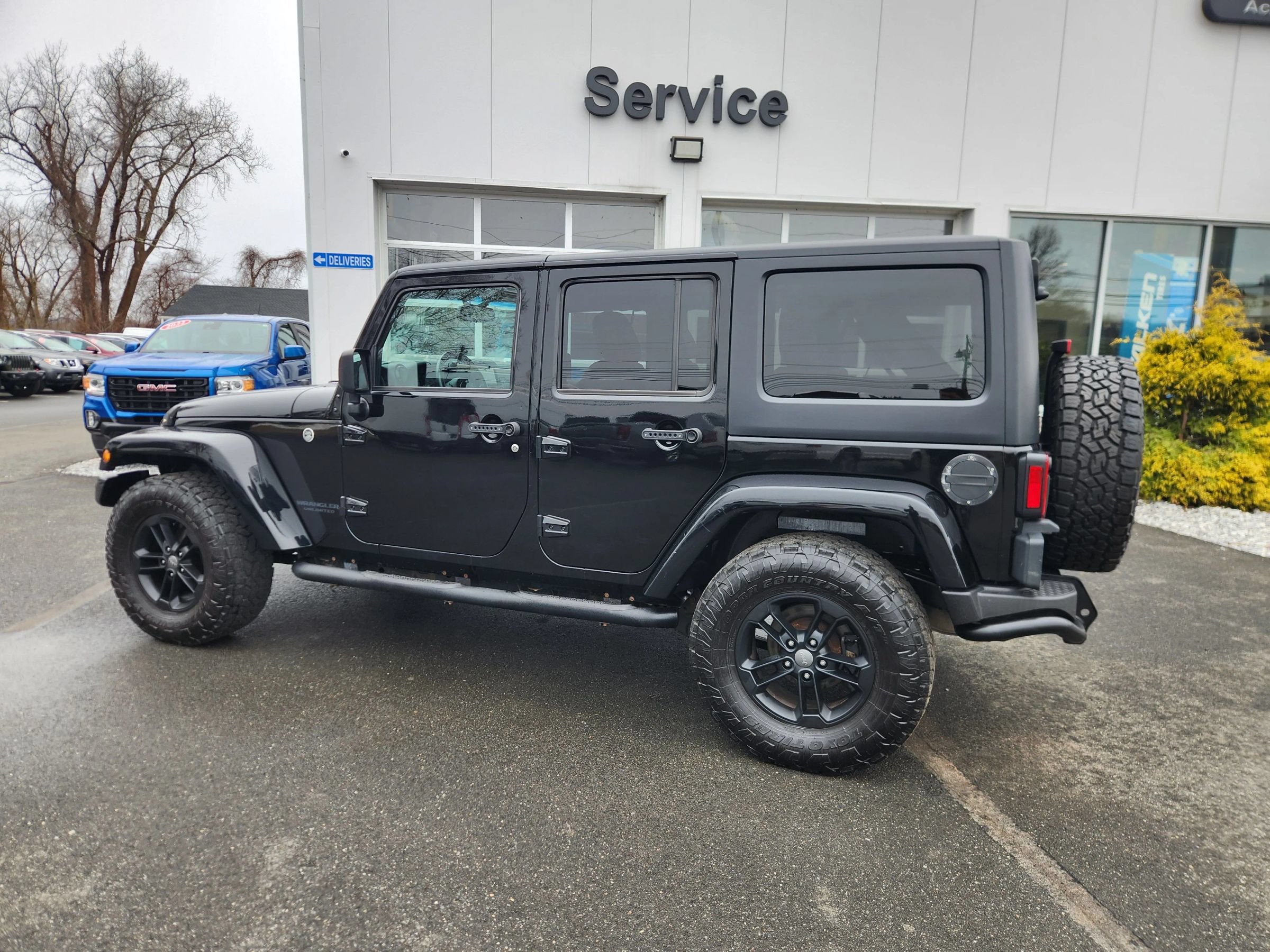 Used 2017 Jeep Wrangler Unlimited Sahara AWD/4WD image 13