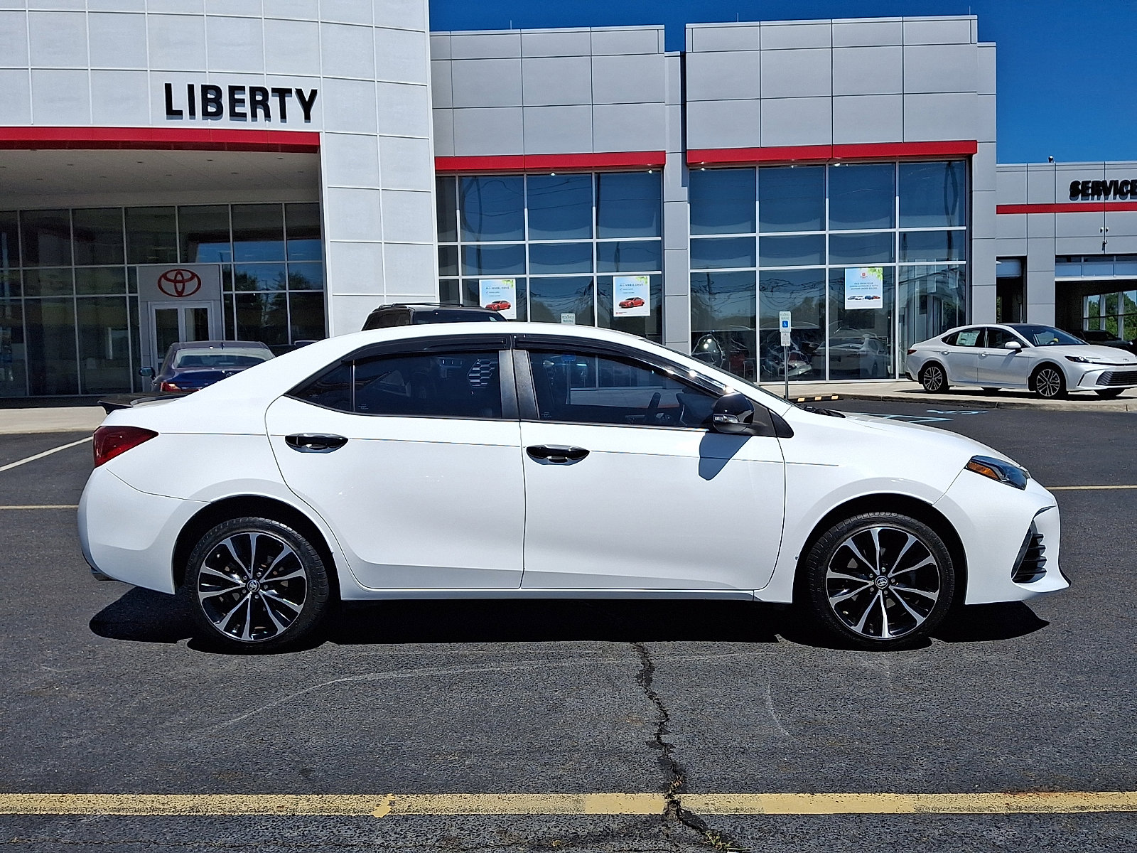 Used 2019 Toyota Corolla SE FWD image 7