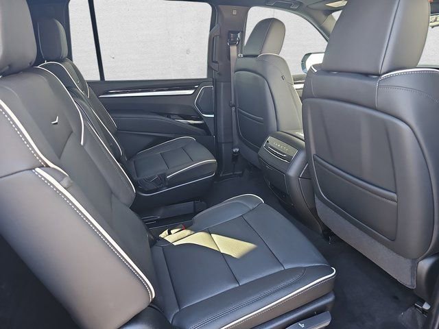 New 2026 Cadillac Escalade ESV Luxury w/ Touring Package image 11