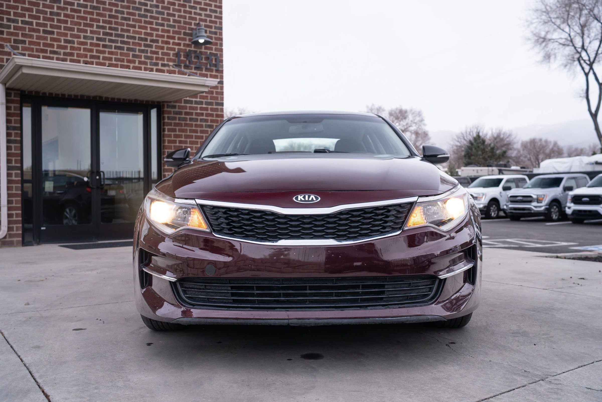 Used 2017 Kia Optima LX image 2