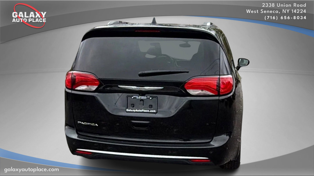 Used 2020 Chrysler Pacifica Touring-L Plus image 6