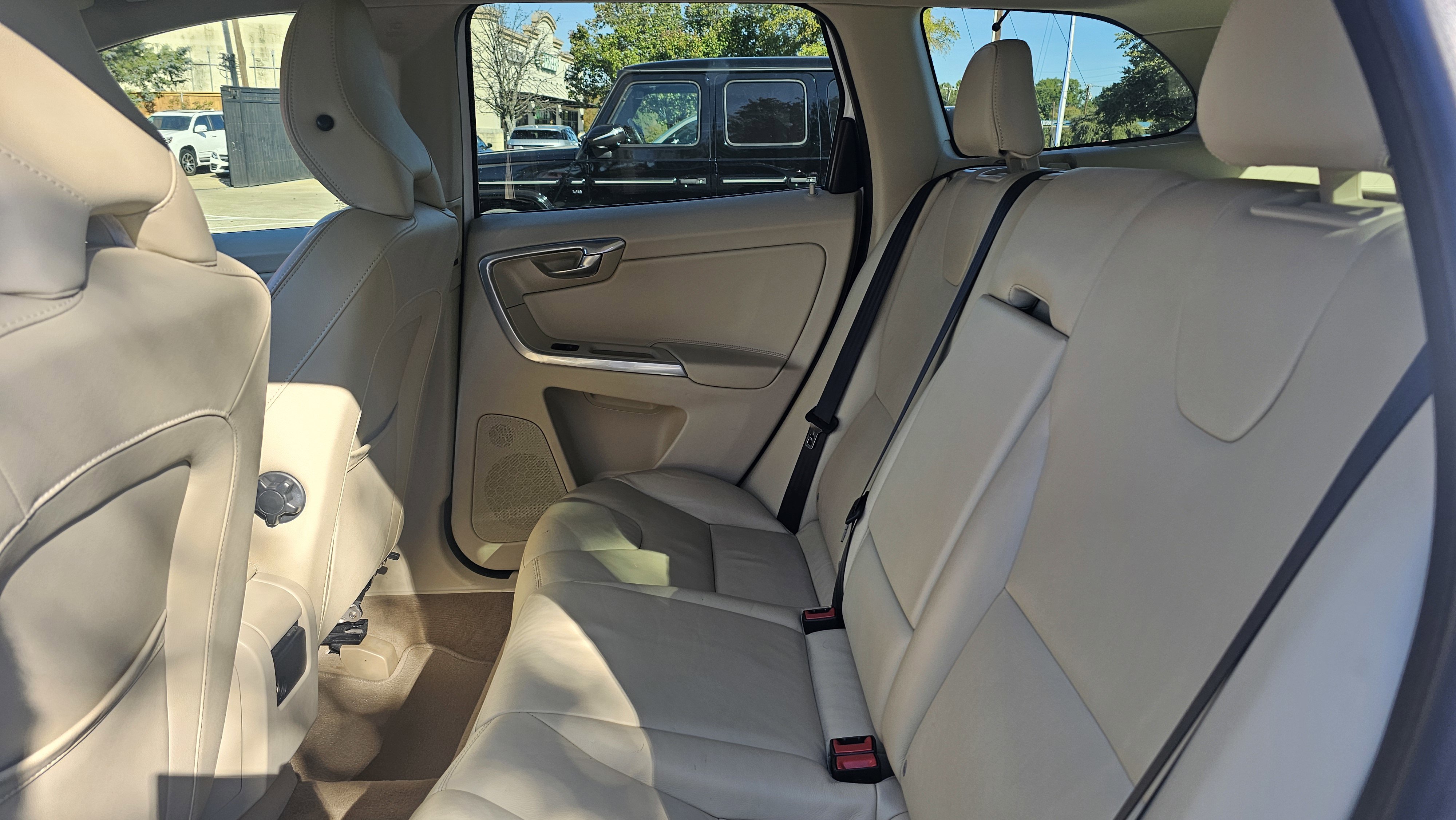 Used 2015 Volvo XC60 T5 Platinum image 22