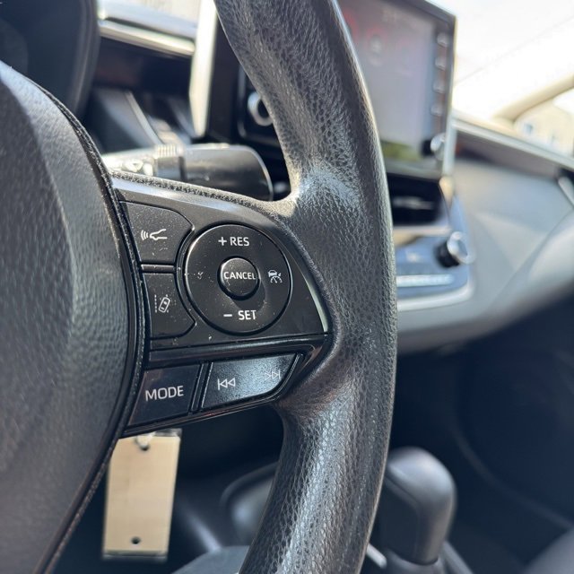 Used 2020 Toyota Corolla LE image 29