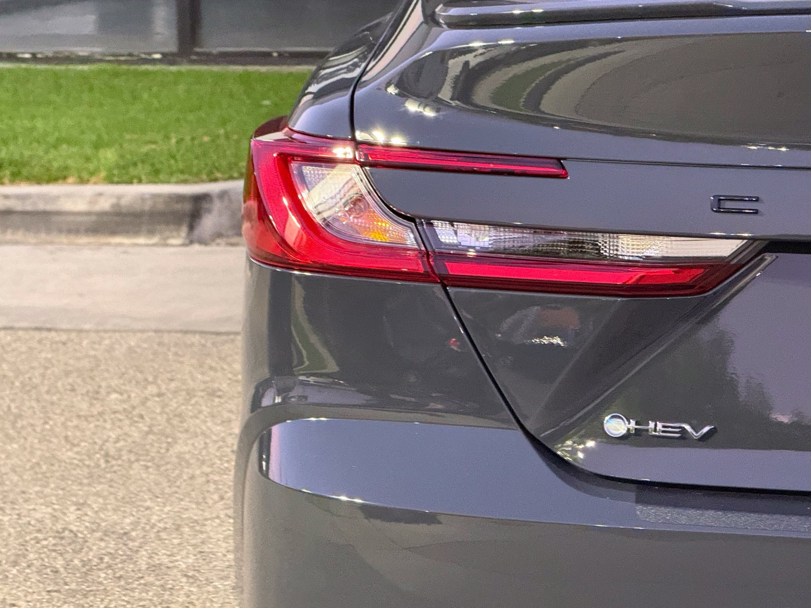Used 2025 Toyota Camry SE w/ Convenience Package FWD image 11