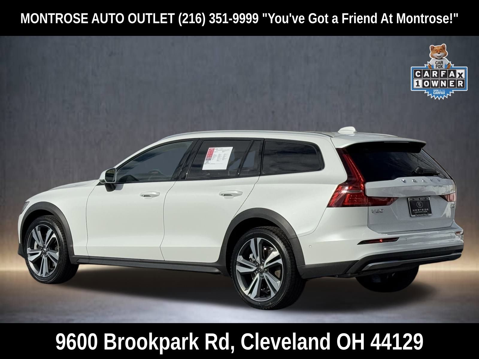 Used 2024 Volvo V60 B5 Cross Country Plus image 5