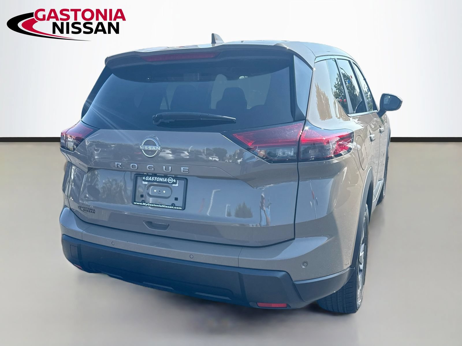 Used 2025 Nissan Rogue SV FWD image 7