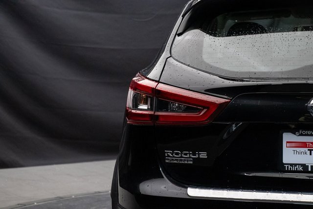 Used 2022 Nissan Rogue Sport SL w/ Premium Package image 12