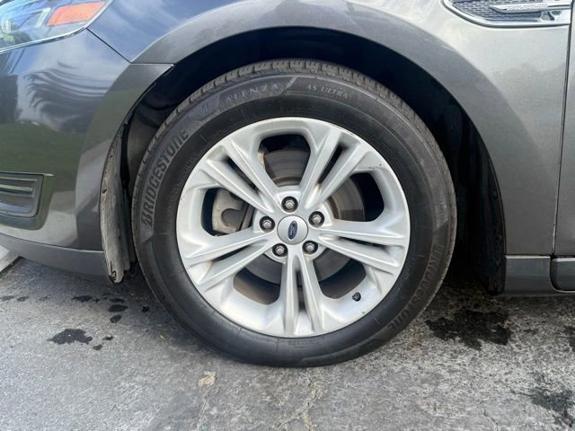 Used 2017 Ford Taurus SEL image 23