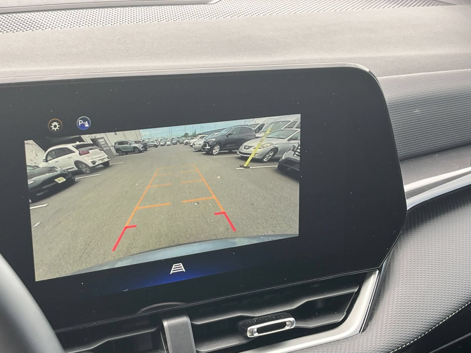Used 2025 Chevrolet Equinox LT FWD image 23