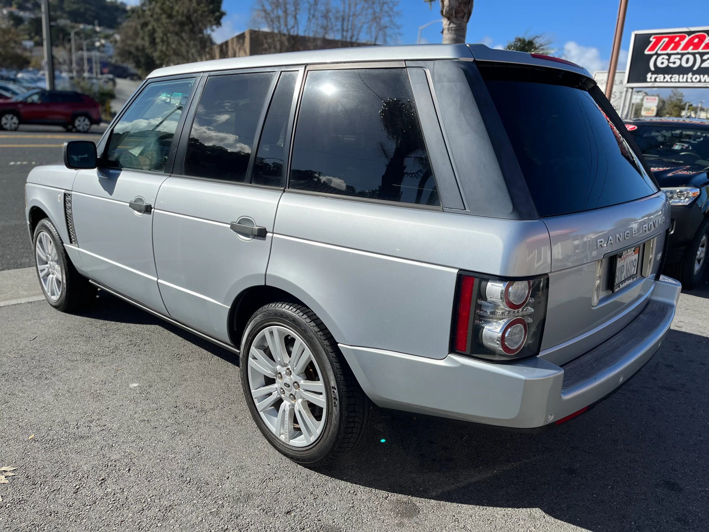 Used 2011 Land Rover Range Rover HSE AWD/4WD image 5