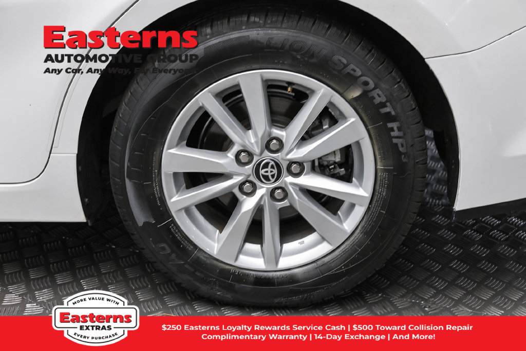 Used 2025 Toyota Camry LE w/ Convenience Package FWD image 9