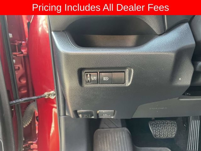 Used 2022 Toyota RAV4 LE FWD image 22