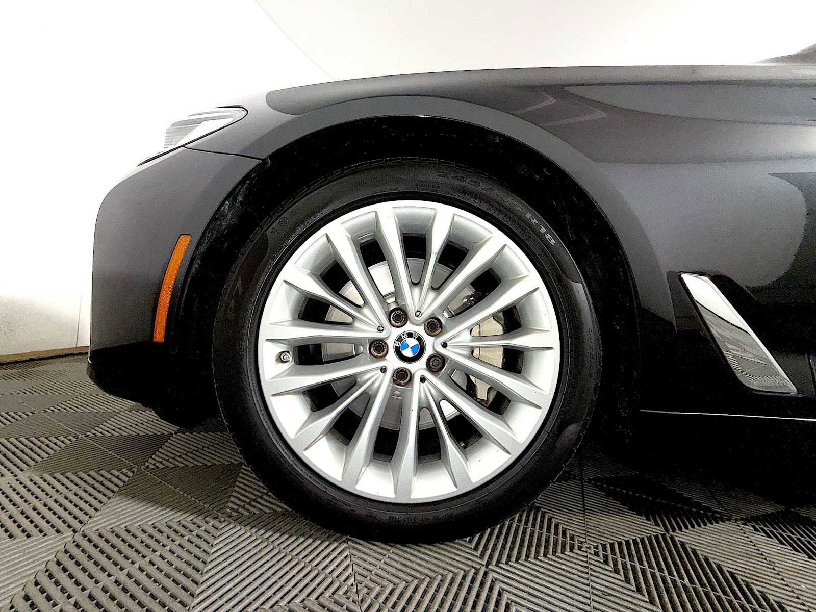 Certified 2023 BMW 530i xDrive w/ Convenience Package image 8