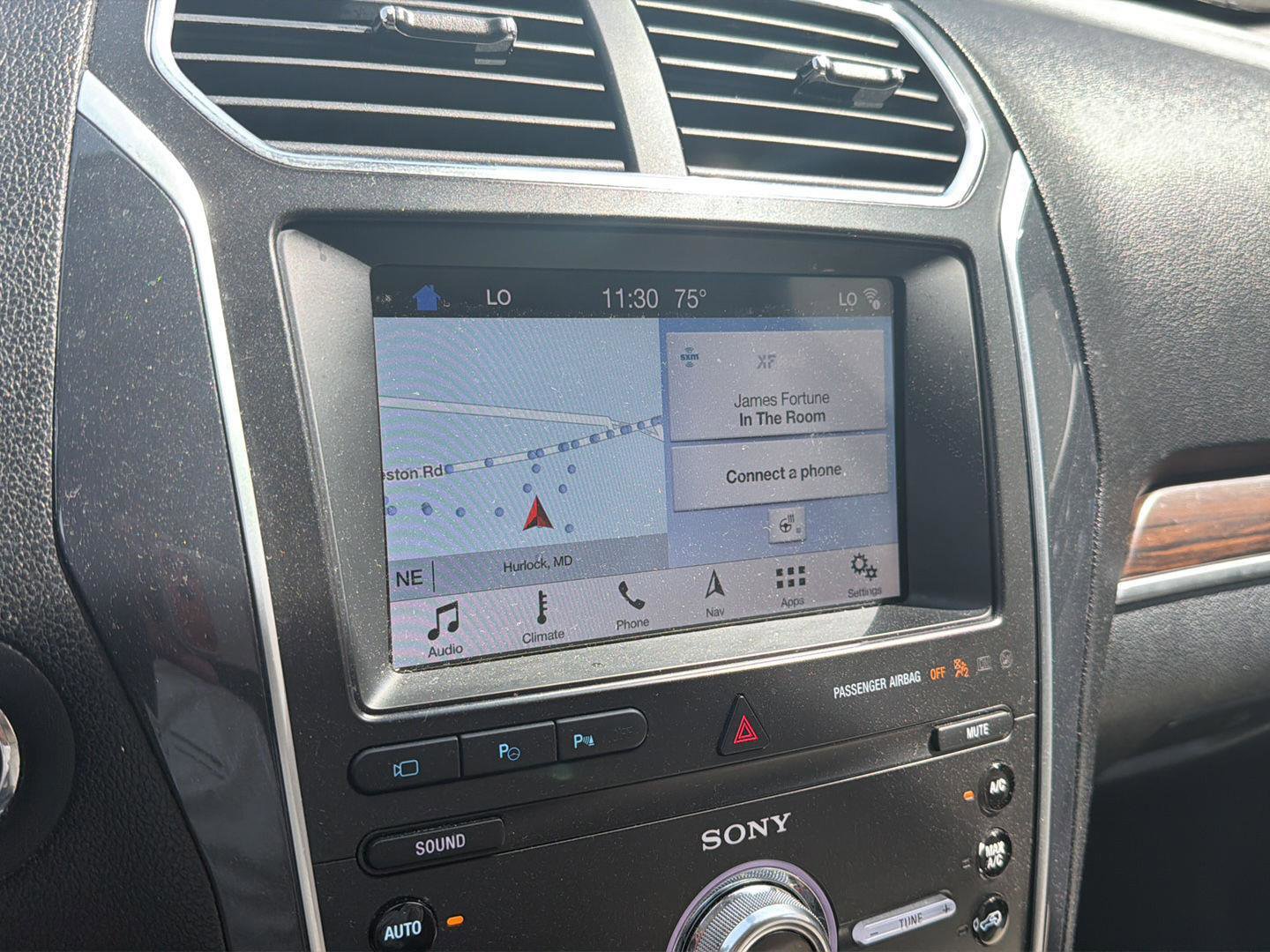 Used 2019 Ford Explorer Limited w/ Limited Luxury Package AWD/4WD image 9