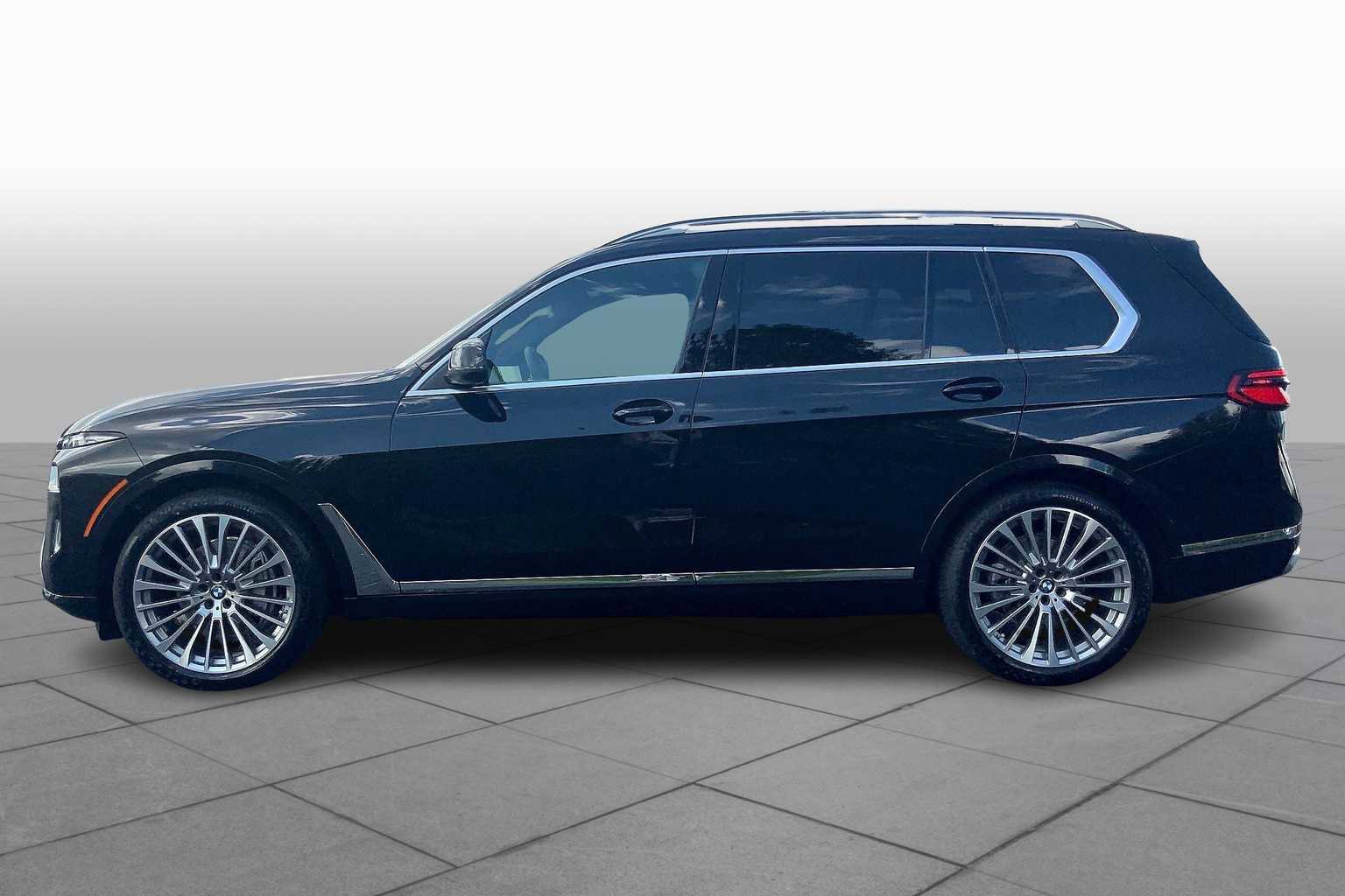 New 2026 BMW X7 xDrive40i w/ Premium Package image 13