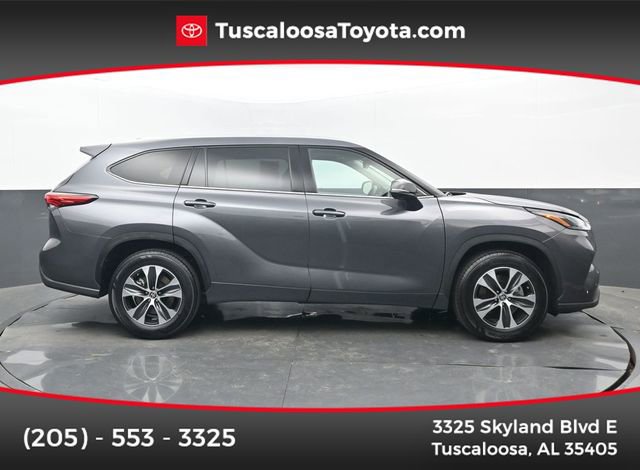 Used 2022 Toyota Highlander XLE image 1