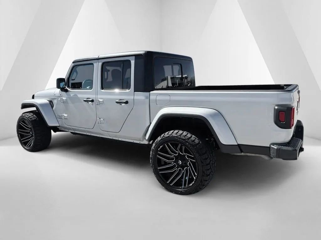 Used 2023 Jeep Gladiator Overland image 5