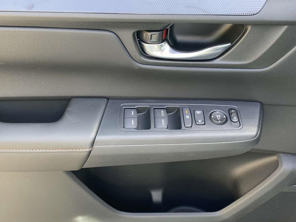 Used 2025 Honda CR-V Sport image 13