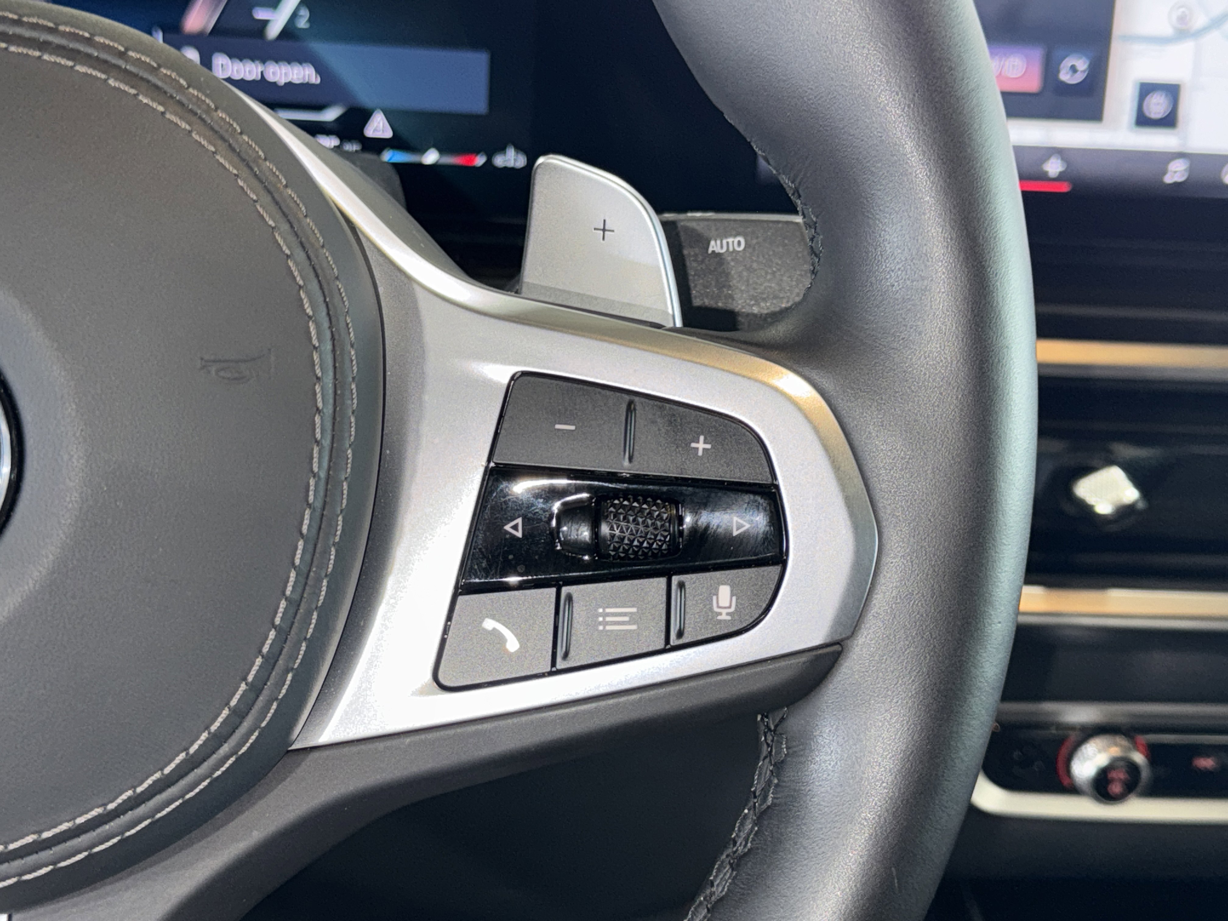 Certified 2025 BMW X6 xDrive40i image 23