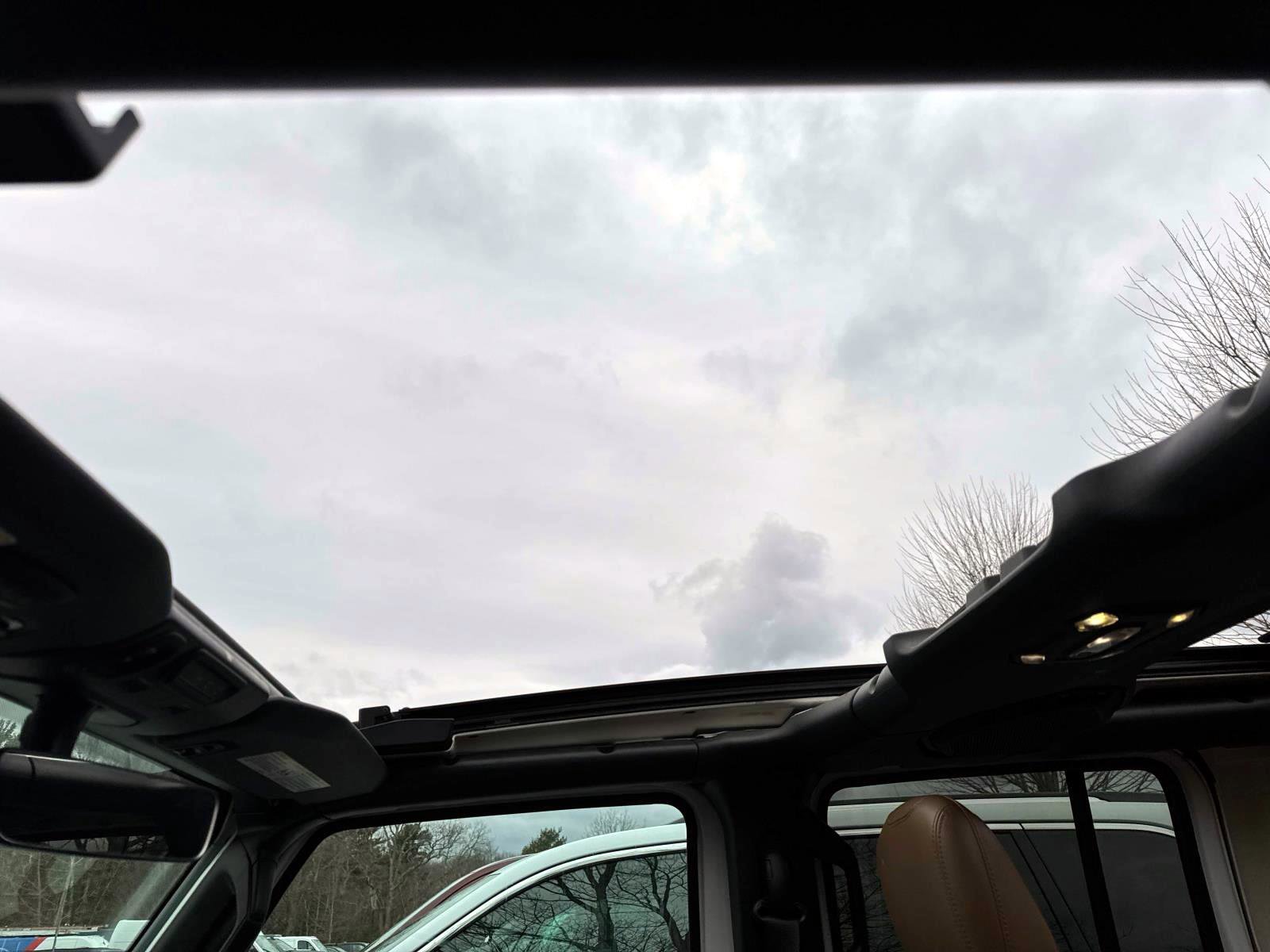 Used 2023 Jeep Wrangler Unlimited Sahara w/ Cold Weather Group image 10