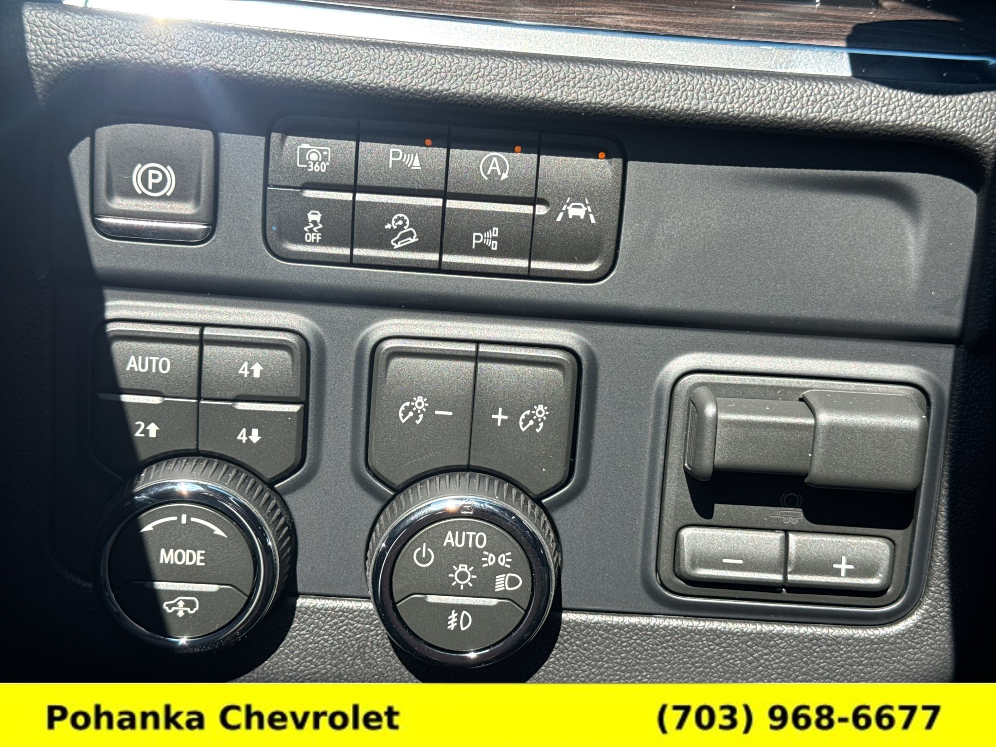 New 2026 Chevrolet Suburban Z71 w/ Z71 Off-Road Package AWD/4WD image 16