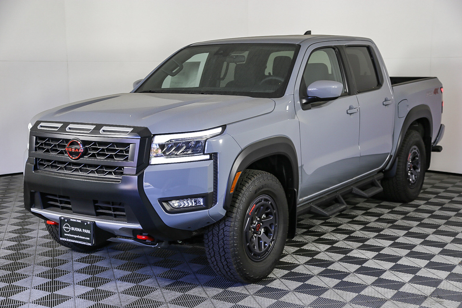 New 2025 Nissan Frontier PRO-4X w/ Tow Package AWD/4WD image 5