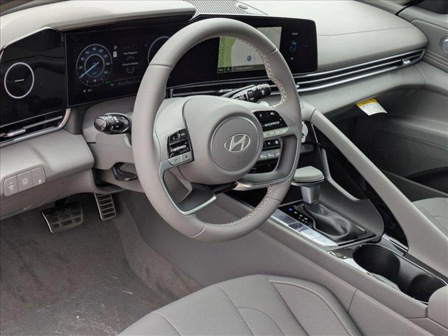 New 2025 Hyundai Elantra SEL image 3