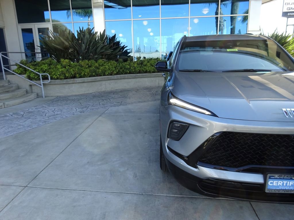 Certified 2025 Buick Enclave Sport Touring image 37