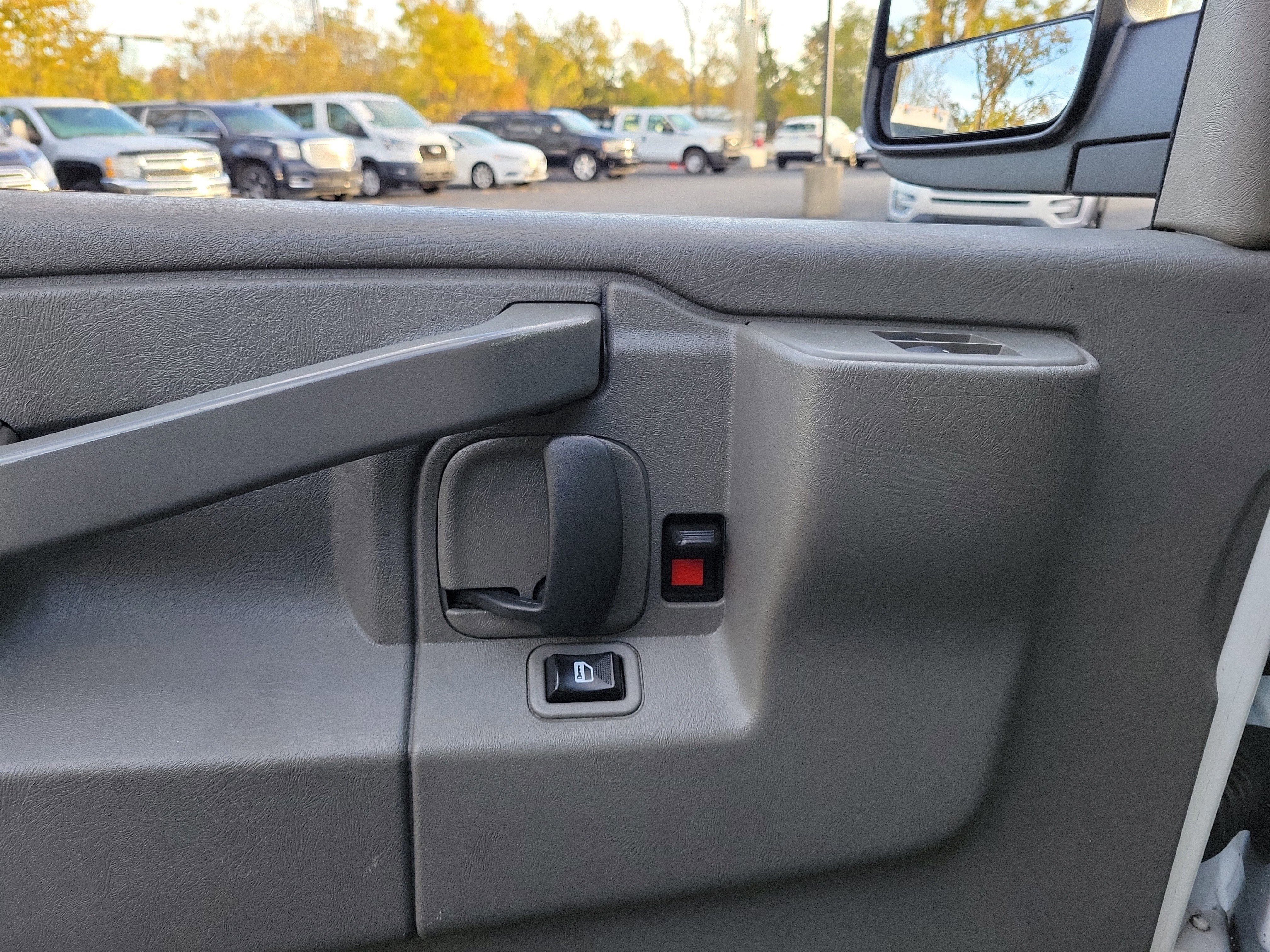 Used 2020 GMC Savana 2500 Extended w/ Driver Convenience Package image 15