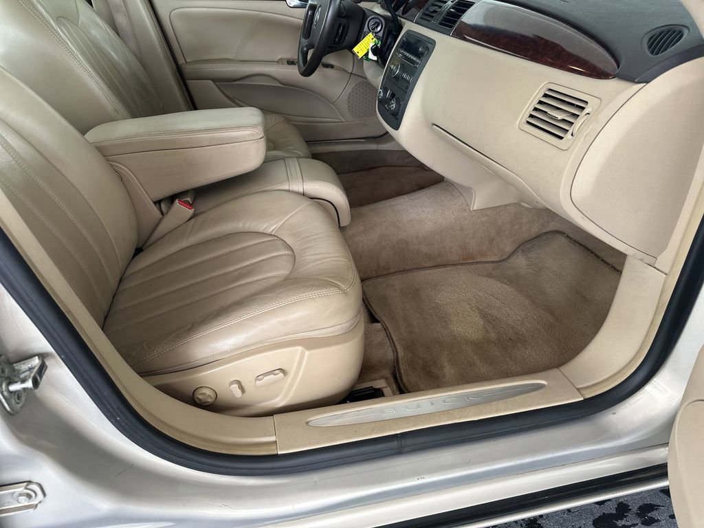 Used 2007 Buick Lucerne CXL w/ Luxury Package FWD image 36