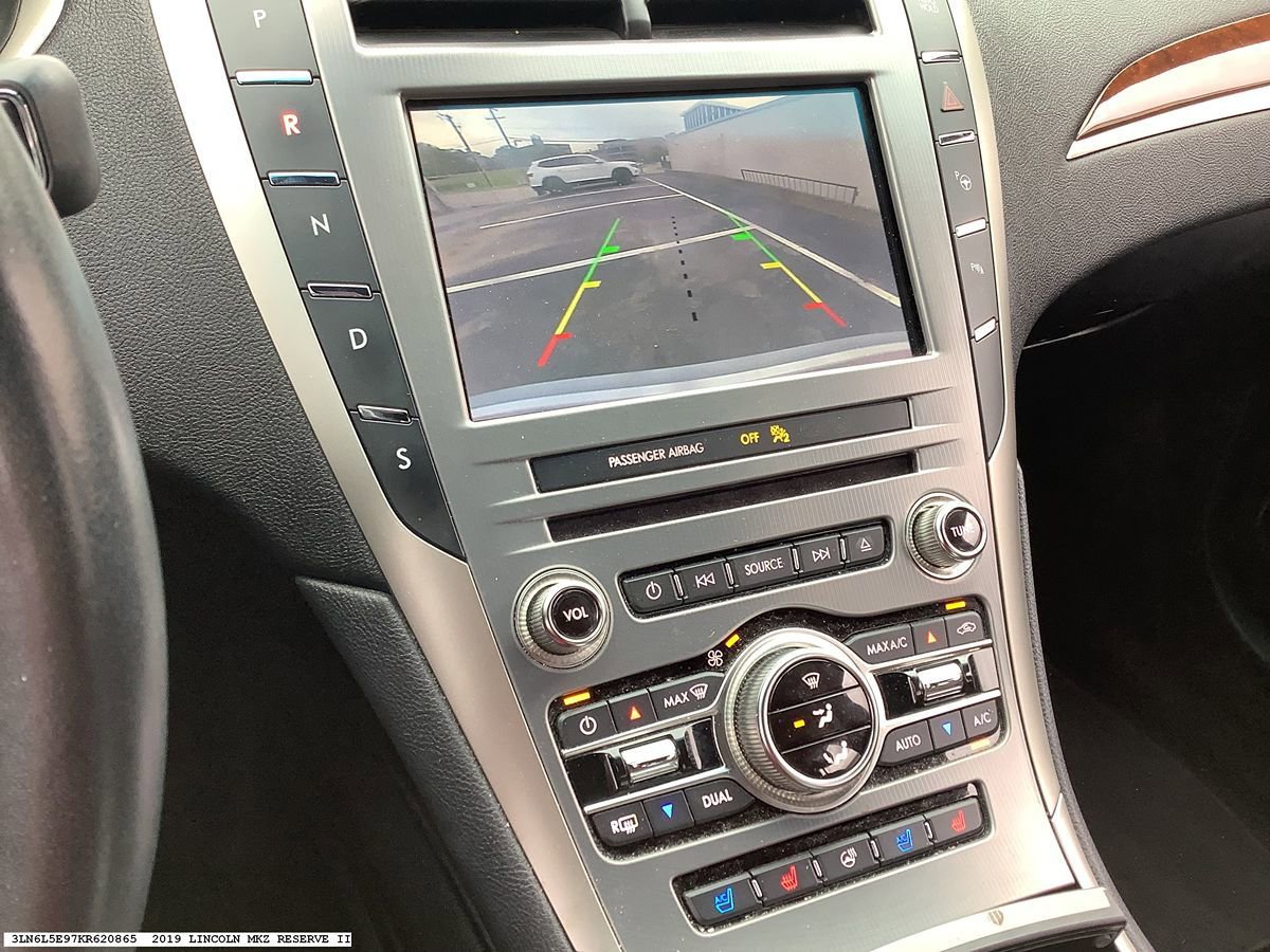 Used 2019 Lincoln MKZ Reserve FWD image 13