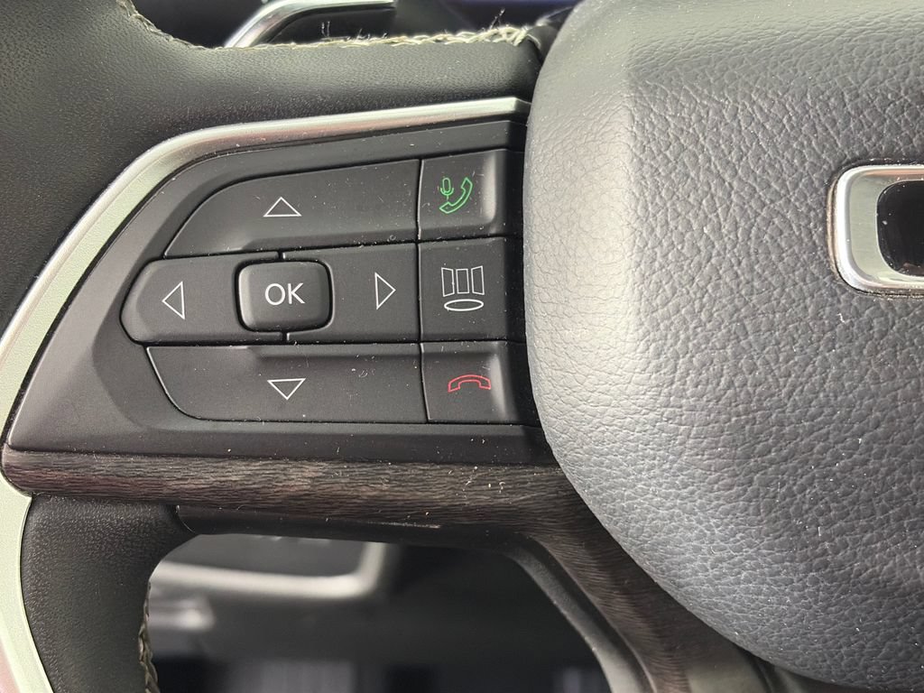 Used 2024 Jeep Grand Cherokee Limited AWD/4WD image 17